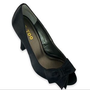 Me Too Jupiter Black Peep Toe Heels Size 7M